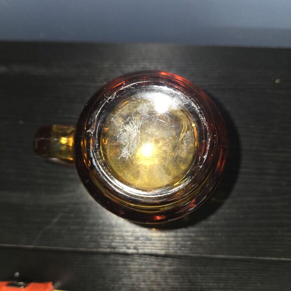 Vintage Amber Glass Coffee Mug 3D Design - Picture 4 of 6